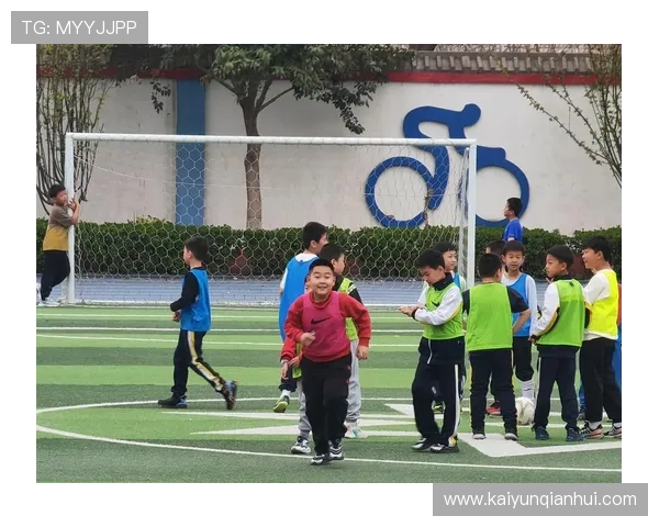 开云足球体育：打造专业化的足球赛事平台，助力足球运动普及与发展